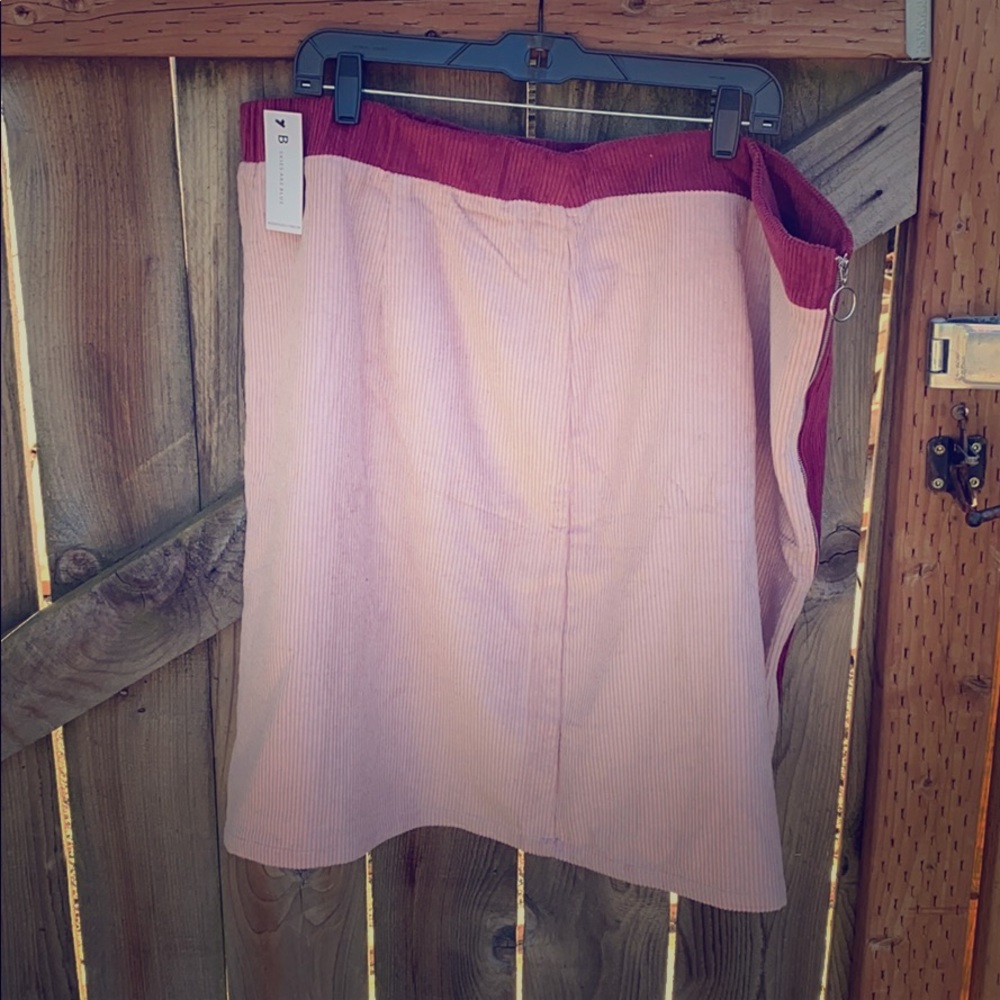 Skirt - Picture 2 of 5